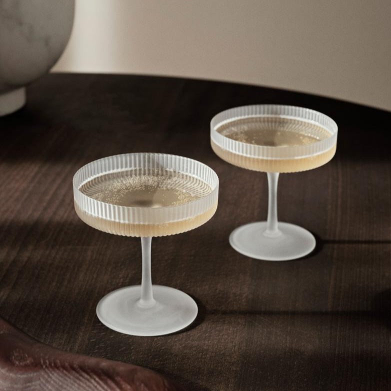 Ripple Champagner Gläser 2er Set (frosted) von ferm LIVING